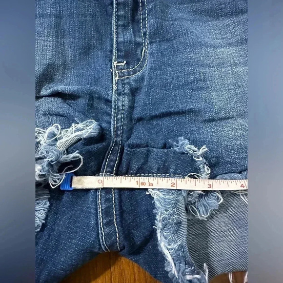 KANCAN Women’s Mid Rise Dark Denim Raw Hem Distressed Stretchy Shorts Size 29 - Picture 8 of 12